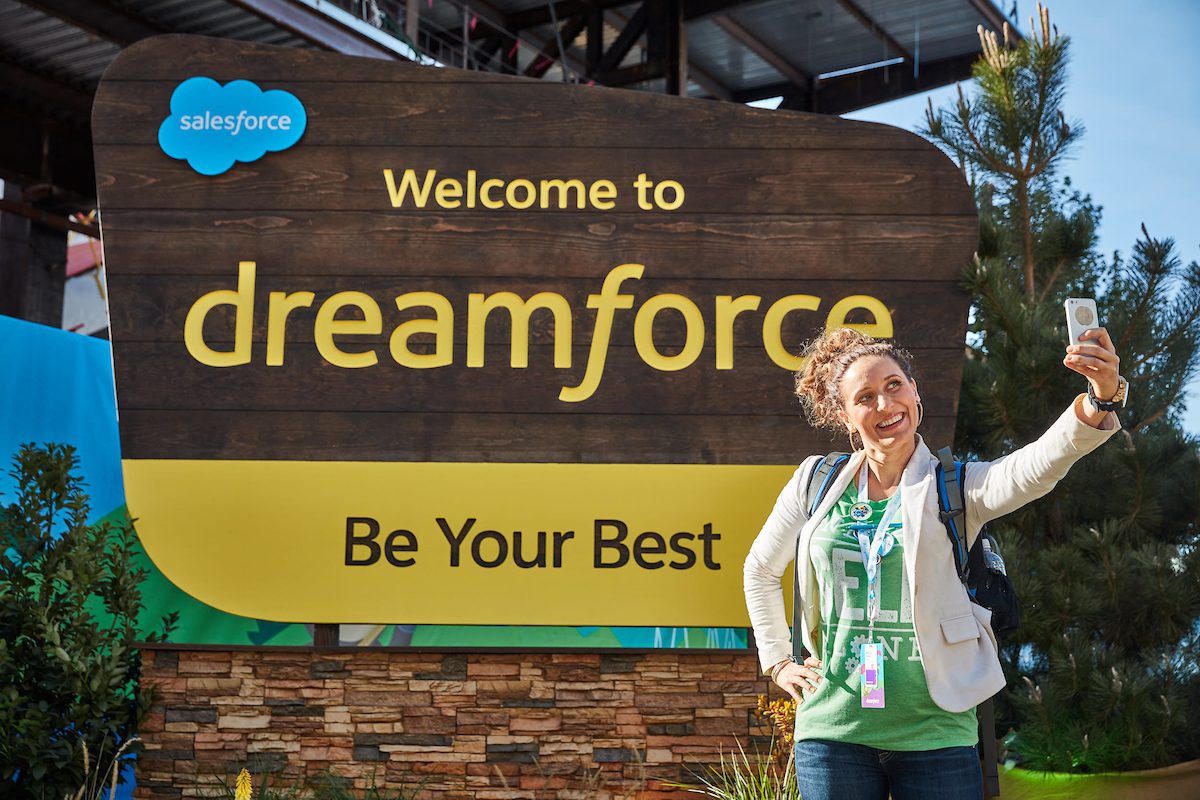 Dreamforce el evento anual de Salesforce Parada Visual